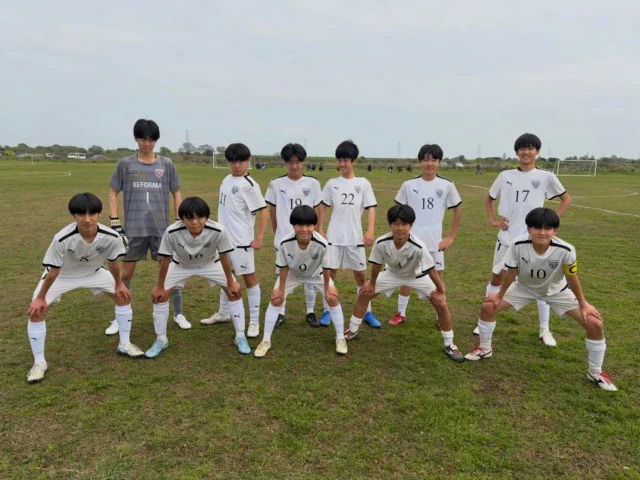 【U-15(6期生)】
（クラブユース選手権グループリーグ2節）
vs FC GRRACA
前半3-0
後半6-0
合計9-0
🔱得点🔱
3年　10前田海翔（#DUC)(REFORMAスクール卒）✖︎2
3年　9伊藤充（#DUC)(REFORMAスクール卒）✖︎2
3年　18恩賀怜衣（#カンガルーFC）
3年　17永松祐力（#松戸旭SC)(REFORMAスクール卒）
3年　7星湊翔（#新松戸SC)(REFORMAスクール卒）
⚽️アシスト⚽️
3年　10前田海翔（DUC)(REFORMAスクール卒）
3年　17永松祐力（松戸旭SC)(REFORMAスクール卒）
3年　5伊与木壮真（ラビットキッカーズ）
3年　8中嶋潤也（DUC）
3年　11長谷川大嘉（松戸小金原FC）
✨スターティングメンバー✨
3年　17永松祐力（松戸旭SC)(REFORMAスクール卒）
3年　18恩賀怜衣（カンガルーFC）
3年　11長谷川大嘉（松戸小金原FC）
3年　19中島凌空（常盤平SC）
3年　8中嶋潤也（DUC）
3年　4山本翔吾（新松戸SC）
3年　16高畑敬介（ラビットキッカーズ）
3年　1木内海斗（DUC)(REFORMAスクール卒）
3年　9伊藤充（DUC)(REFORMAスクール卒）
3年　10前田海翔（DUC)(REFORMAスクール卒）
3年　22田畑翔太郎（DCFRlinks）

対戦していただき、ありがとうございました。
応援ありがとうございました。

〜〜〜サポーター〜〜〜

株式会社SALT &PEPPER
http://saltandpepper.jp

〜〜〜パートナー〜〜〜
ひまわり整骨院（古ヶ崎）
http://himawariseikotsuin.c.ooco.jp/index.html

〜〜〜REFORMAホームページ〜〜〜
一般社団法人レフォーマ
https://www.reforma2017.com/

〜〜〜カメラマン〜〜〜
ToshihiroKajiwara

ジュニアユースサッカースクールサッカー小僧
ドリブル センス駆け引き技術サッカーIQ
REFORMAスタイル
個
千葉県松戸市柏市流山市