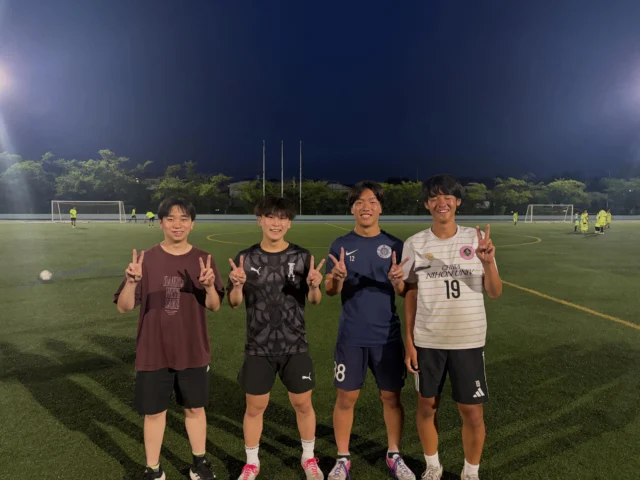 3期生のOBが紅白戦に混ざって楽しんでくれました⚽️
左から
戸田【REFORMA→流山南高校（千葉）】
武田【REFORMA→飯塚高校（福岡）】
羽島【REFORMA→修徳高校（東京）】
芦澤【REFORMA→千葉日大一高校（千葉）】

成長した姿が見れて嬉しかったよ〜✨
ありがとう🙇‍♂️

〜〜〜サポーター〜〜〜

株式会社SALT &PEPPER
http://saltandpepper.jp

〜〜〜パートナー〜〜〜
ひまわり整骨院（古ヶ崎）
http://himawariseikotsuin.c.ooco.jp/index.html

〜〜〜REFORMAホームページ〜〜〜
一般社団法人レフォーマ
https://www.reforma2017.com/

〜〜〜カメラマン〜〜〜
#ToshihiroKajiwara

#ジュニアユース#サッカースクール#サッカー小僧
#ドリブル センス駆け引き技術サッカーIQ
REFORMAスタイル
個
千葉県松戸市柏市流山市